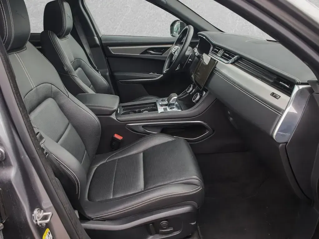 Gebraucht Jaguar F-Pace R-Dynamic 204 PS (150 kW) 2024 Grau SUV