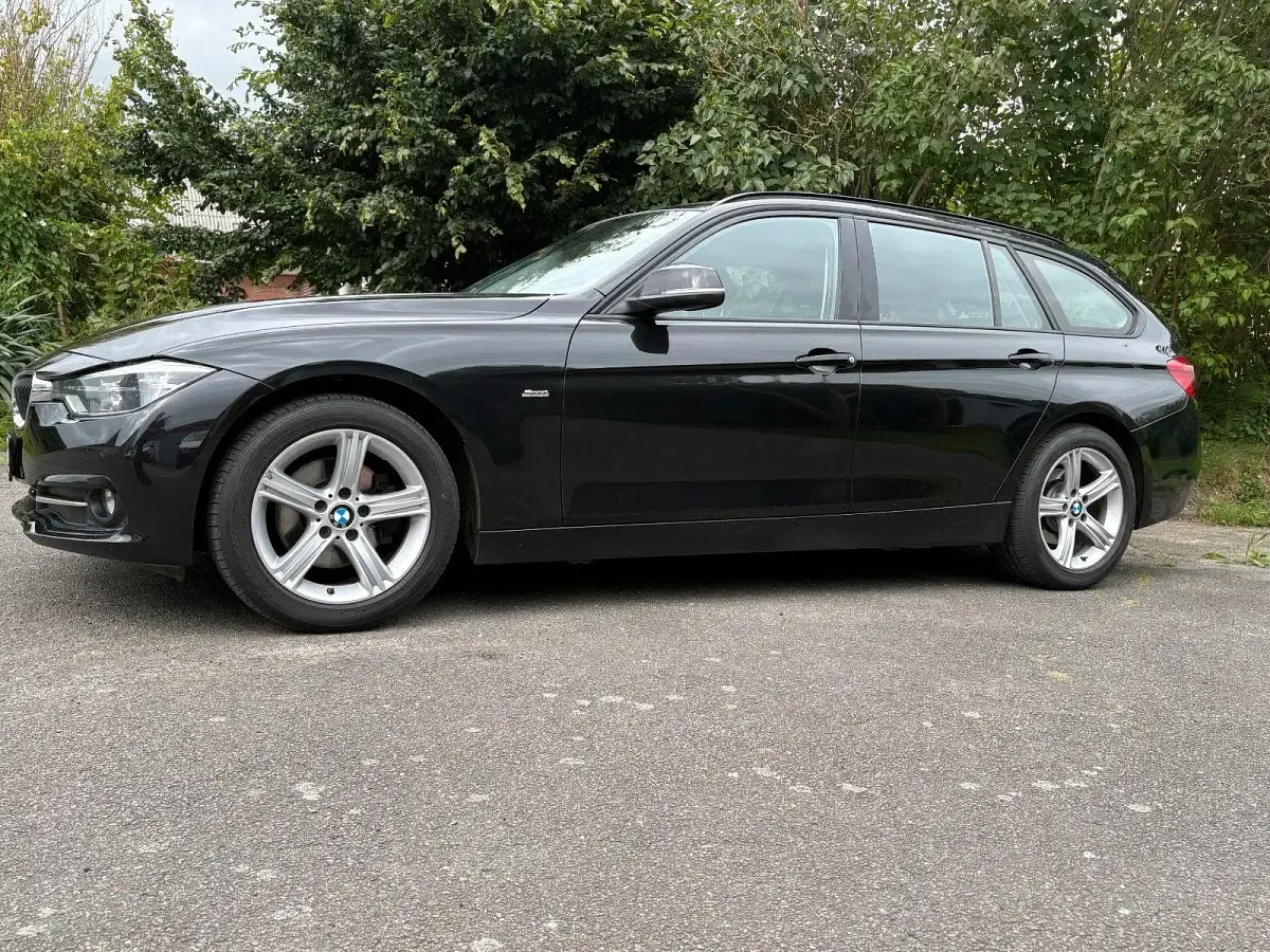 Gebraucht BMW 320 Sport Line 190 PS (139 kW) 2016 Schwarz Kombi