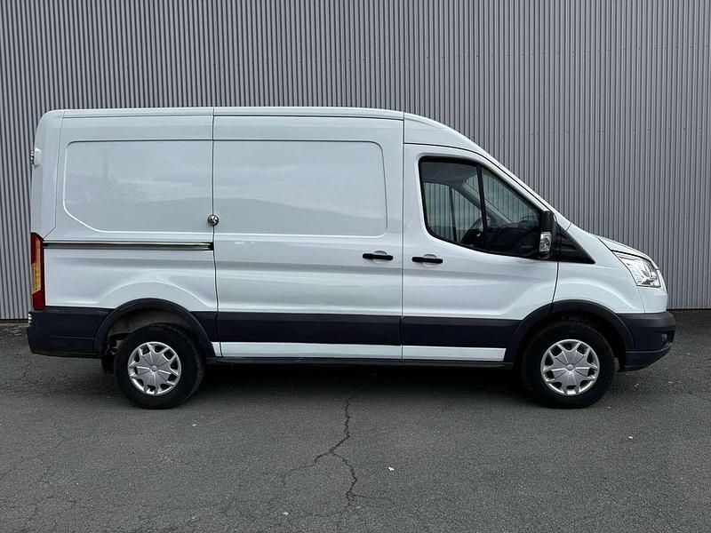 Gebraucht Ford Transit Trend 170 PS (125 kW) 2017 Frostweiß Van / Kleinbus