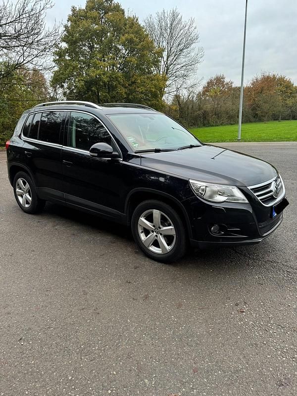 Schwarz Gebraucht 2011 VW Tiguan SUV | 7.499 € (Fairer Preis) - Bild 1/4
