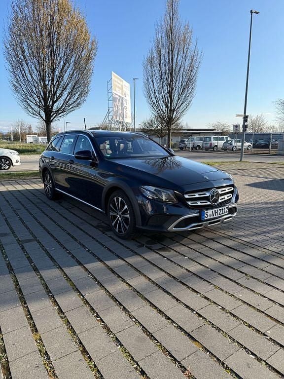 Gebraucht Mercedes E220 All-Terrain 194 PS (142 kW) 2018 Blau Kombi