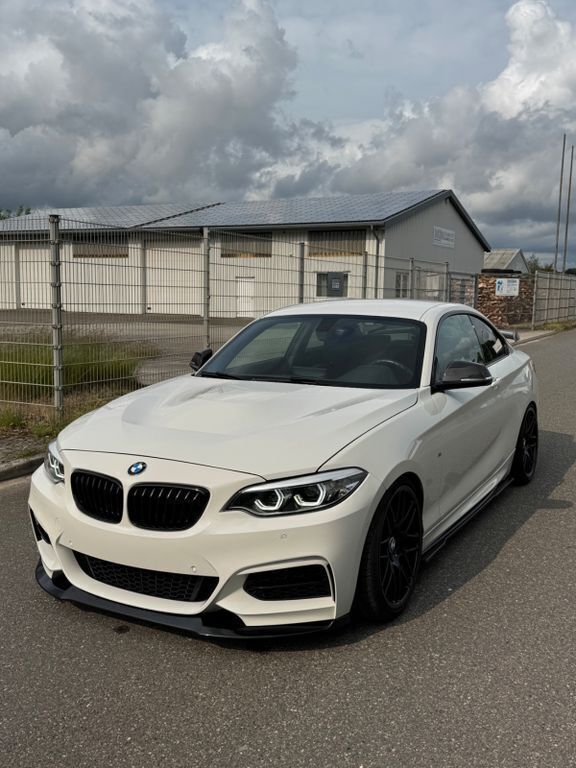 Weiß Gebraucht 2018 BMW M240 M Sport Coupé | 33.000 € (Fairer Preis) - Bild 1/4