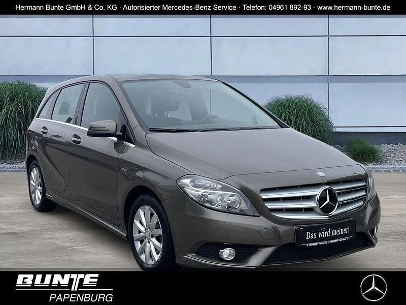 Monolithgrau (grau) Gebraucht 2012 Mercedes B180 Van / Kleinbus | 11.875 € (Etwas zu teuer) - Bild 1/4