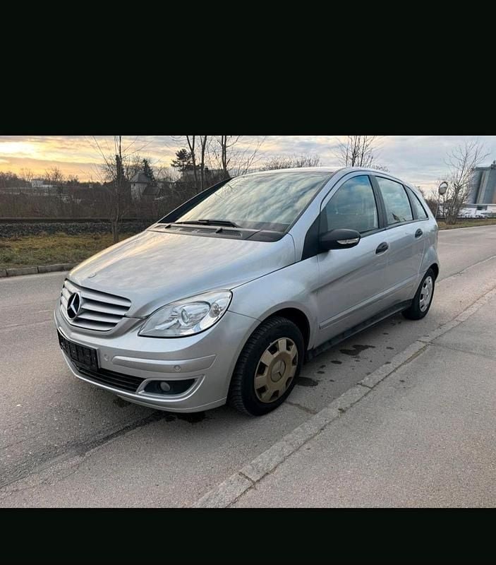 Gebraucht Mercedes B170 115 PS (84 kW) 2005 Silber Van / Kleinbus