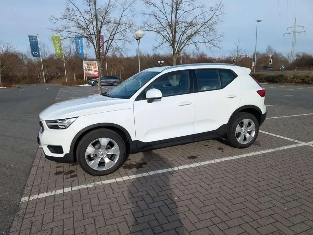 Gebraucht Volvo XC40 Momentum 129 PS (94 kW) 2020 SUV