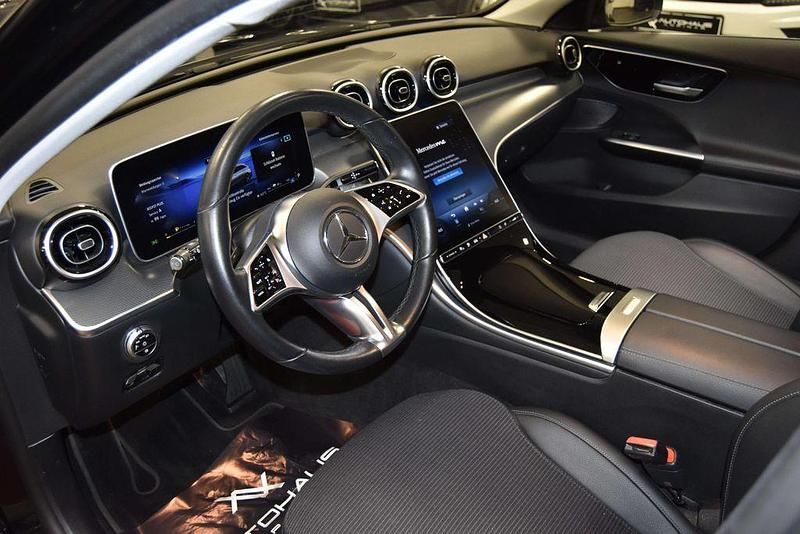 Gebraucht Mercedes C300e 204 PS (150 kW) 2023 Schwarz Kombi
