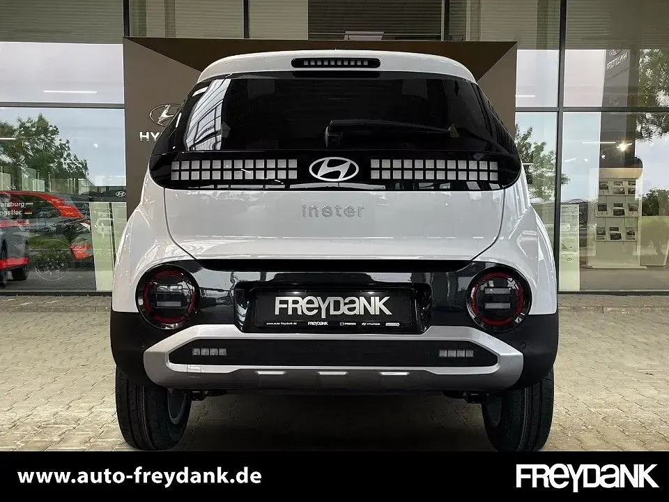 Gebraucht Hyundai Inster Trend 71 kW (97 PS) 2025 Atlas white Kleinwagen