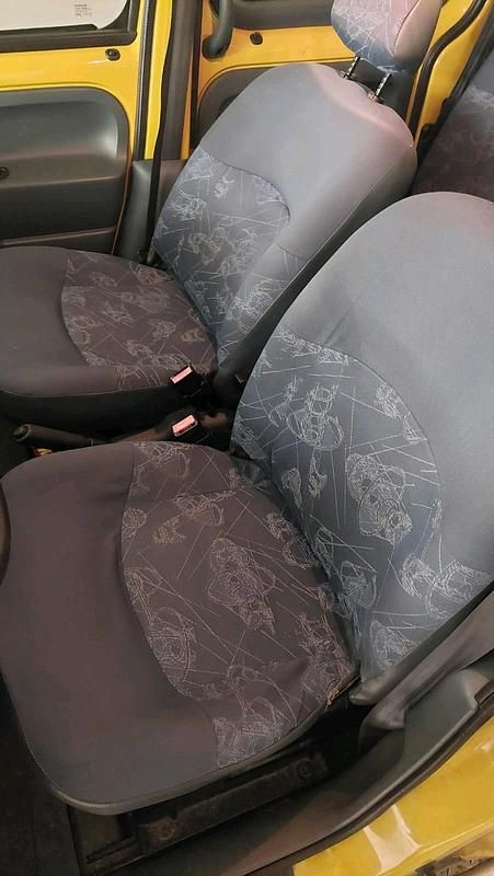 Gebraucht Renault Kangoo 54 PS (39 kW) 1999 Gelb Van / Kleinbus