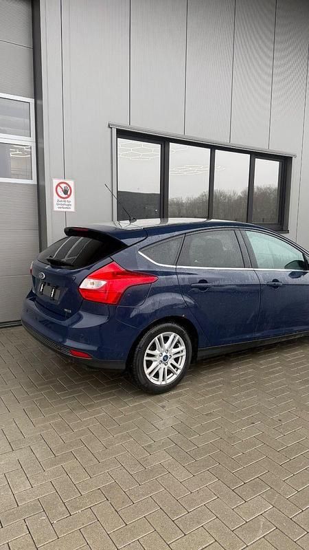 Gebraucht Ford Focus 125 PS (91 kW) 2013 Blau Kombi