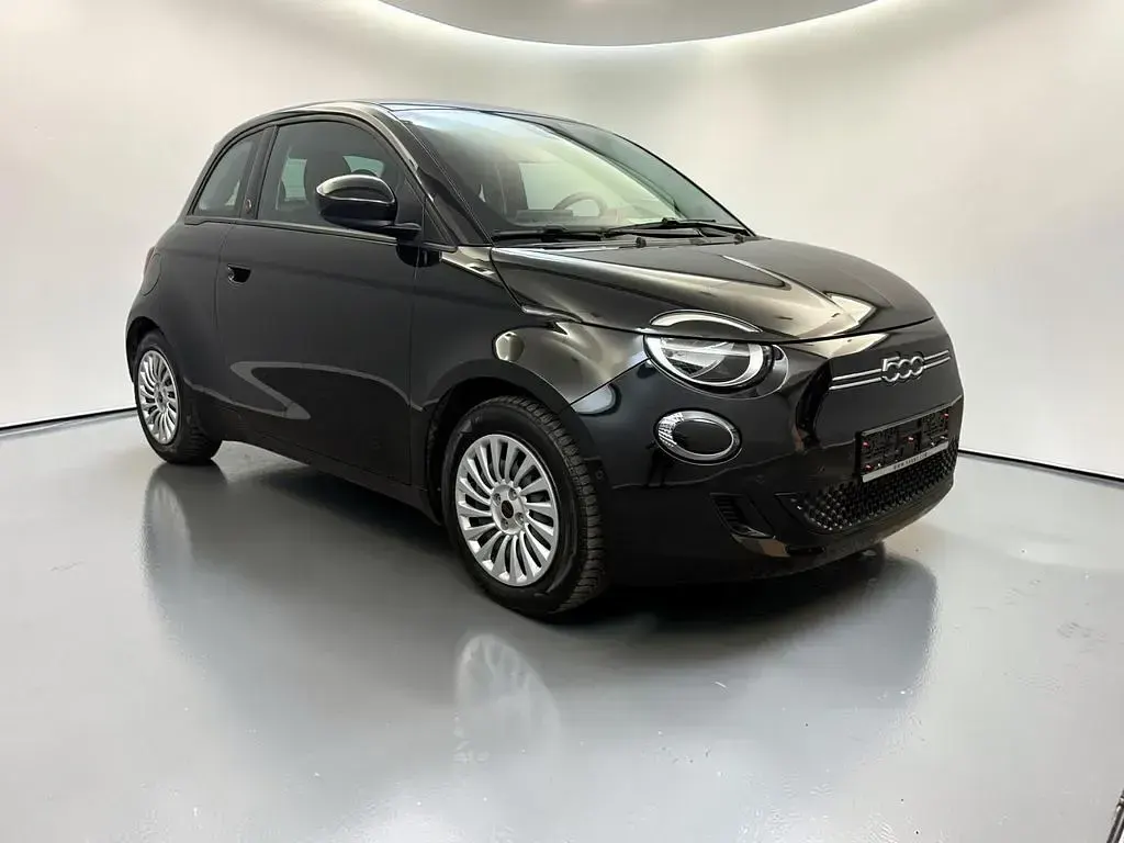 Gebraucht Fiat 500e Red 69 kW (95 PS) 2025 Schwarz Kleinwagen