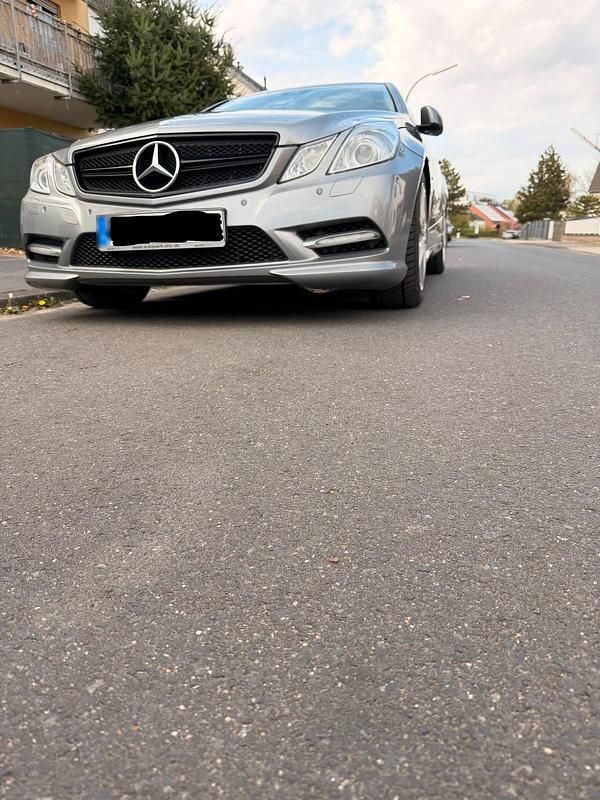 Gebraucht Mercedes E350 AMG 306 PS (225 kW) 2012 Silber Coupé