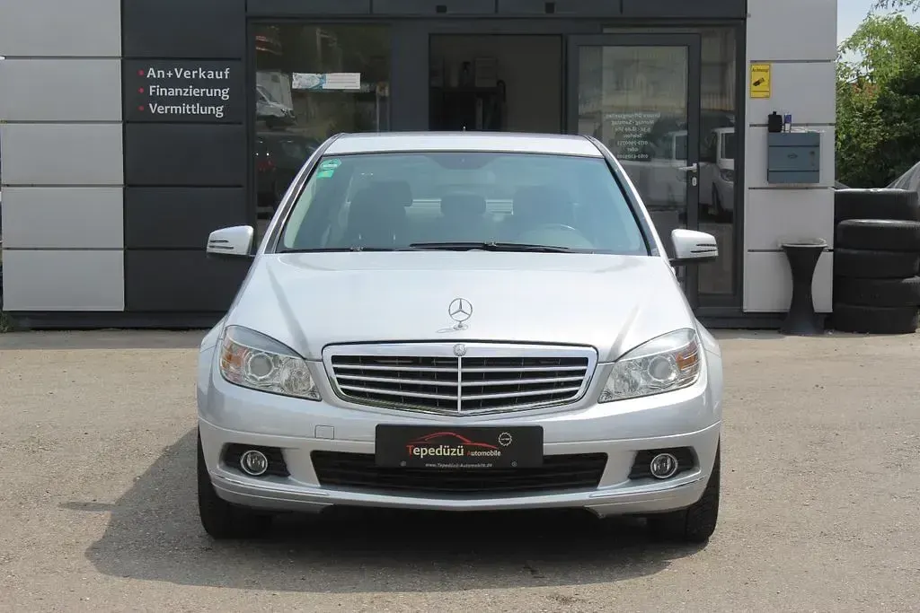 Gebraucht Mercedes C180 156 PS (114 kW) 2011 Silber Limousine