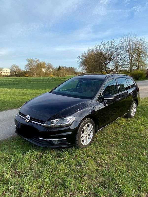 Schwarz Gebraucht 2018 VW Golf VII Kombi | 12.750 € (Guter Preis) - Bild 1/4