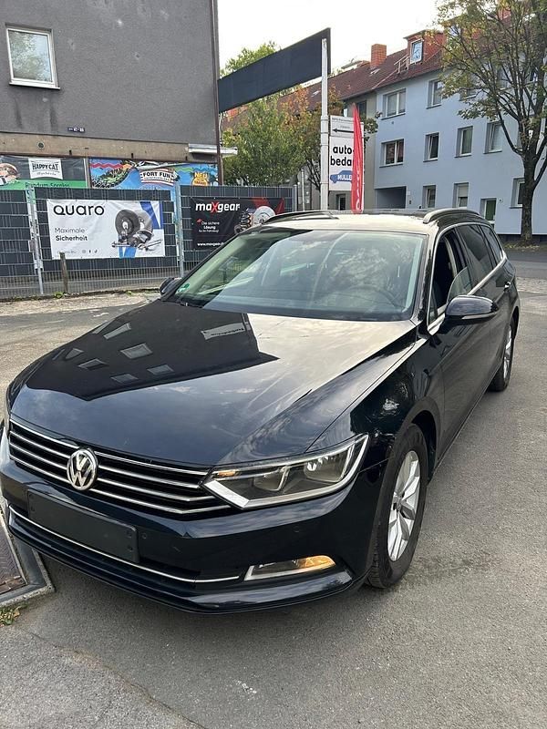 Schwarz Gebraucht 2016 VW Passat Kombi | 8.500 € (Superpreis) - Bild 1/4