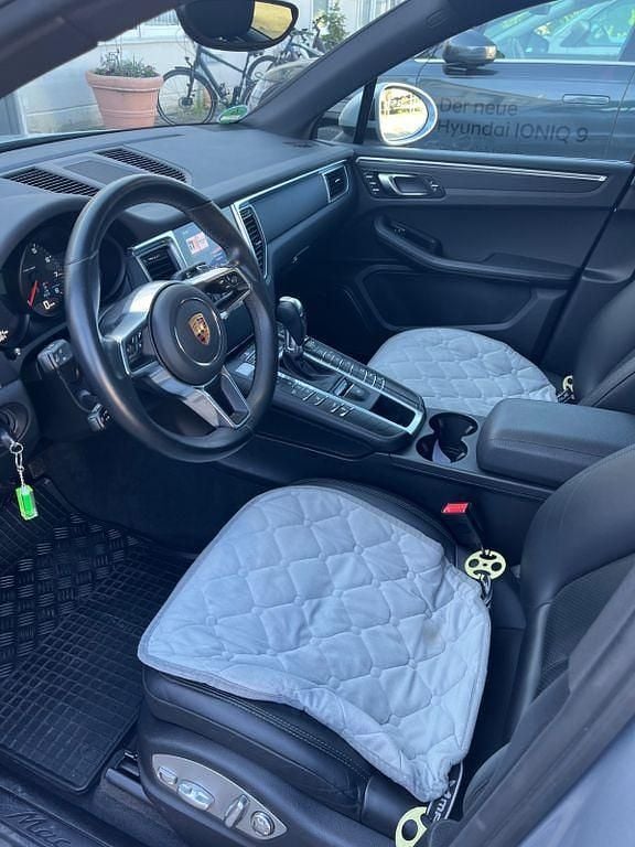 Second-hand Porsche Macan 252 CP (185 kW) 2018 Argintiu SUV
