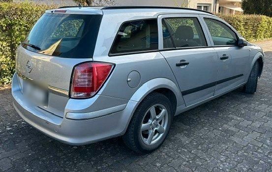 Gebraucht Opel Astra 115 PS (84 kW) 2009 Silber Kombi