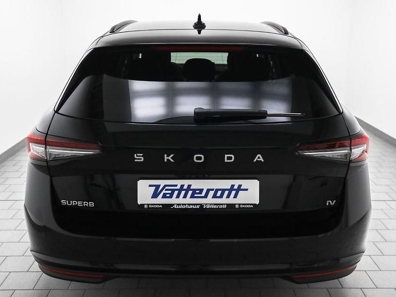 Neu Skoda Superb Selection 204 PS (150 kW) 2025 Ebony schwarz metallic Kombi