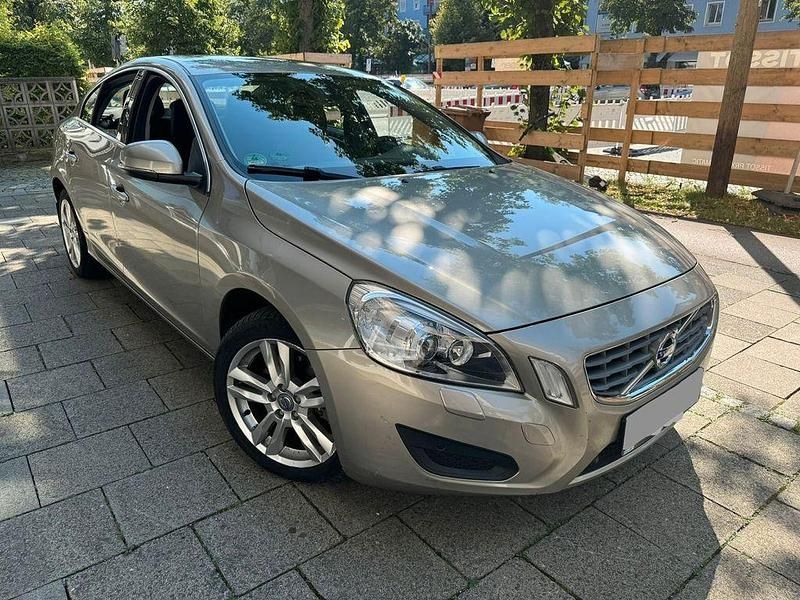 Silber Gebraucht 2012 Volvo S60 Limousine | 7.500 € - Bild 1/4