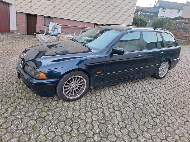 Gebraucht BMW 525 192 PS (141 kW) 2000 Blau Kombi
