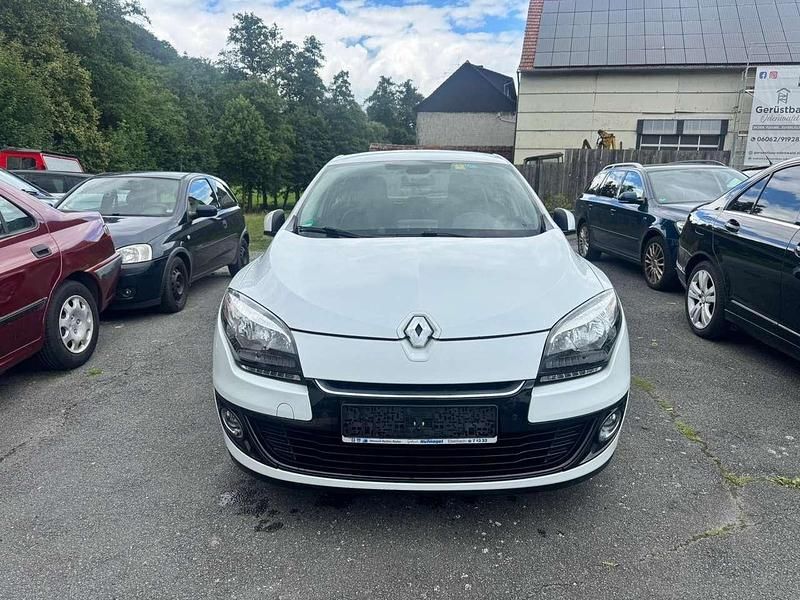 Gebraucht Renault Mégane Bose Edition 110 PS (80 kW) 2013 Weiß Limousine
