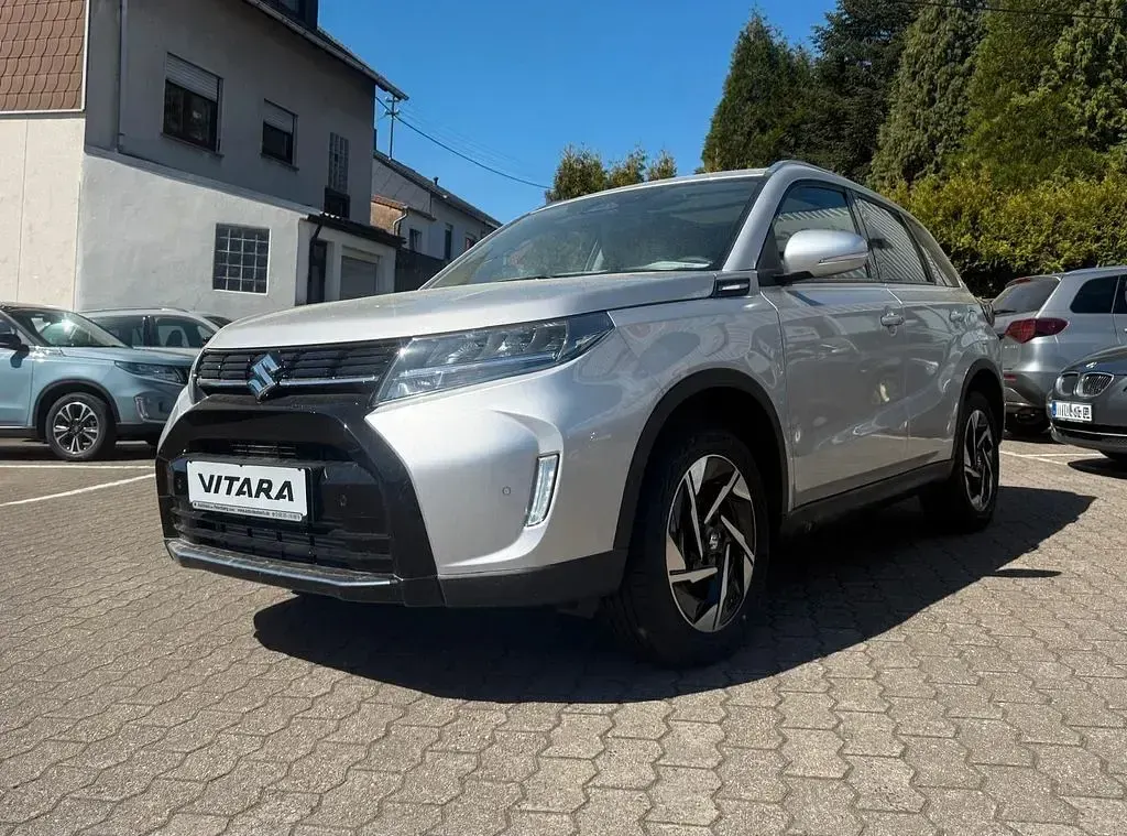 Neu Suzuki Vitara Comfort+ 129 PS (94 kW) 2025 Silber SUV