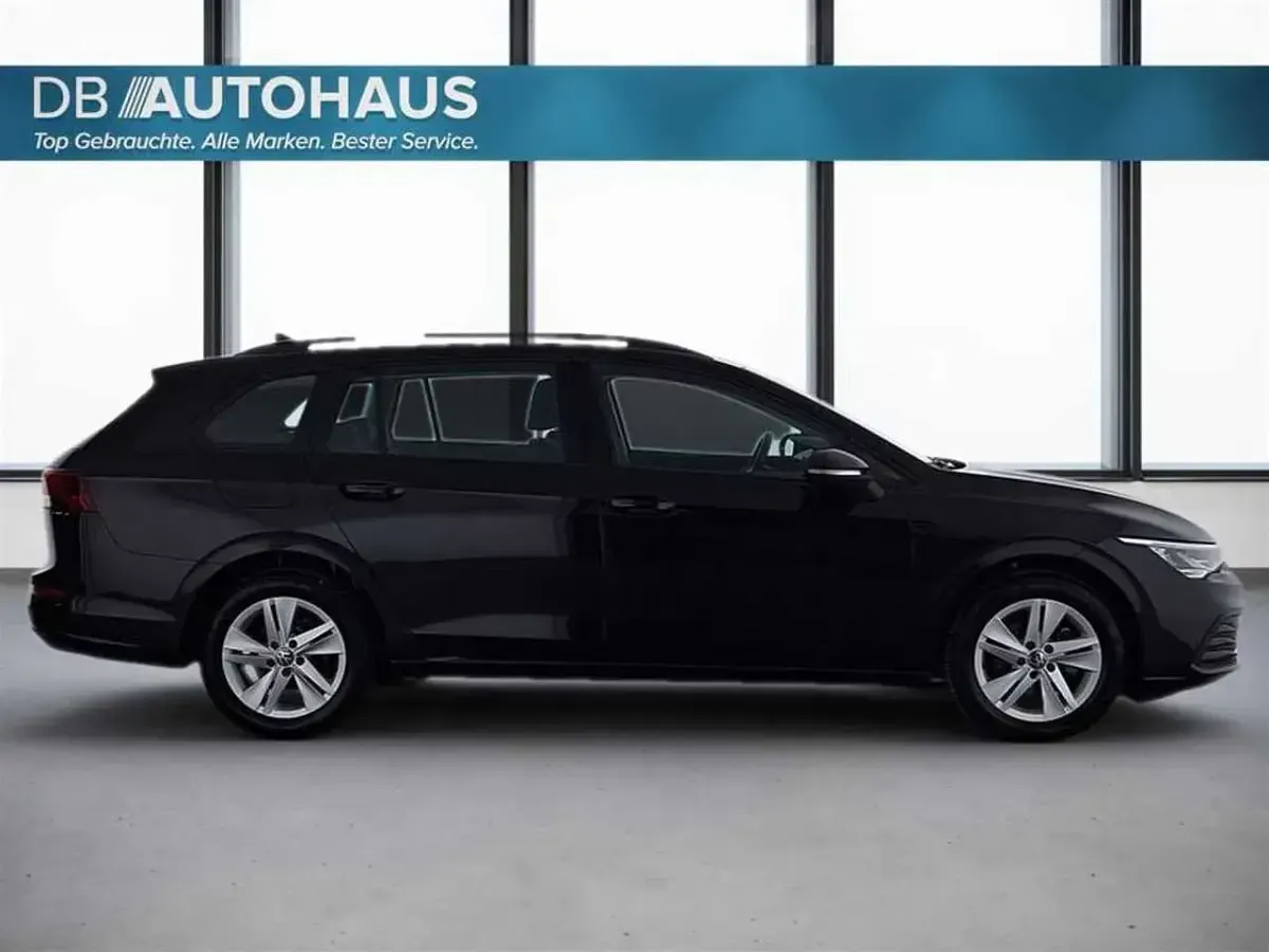 Gebraucht VW Golf VIII Life 110 PS (80 kW) 2024 Schwarz Kombi