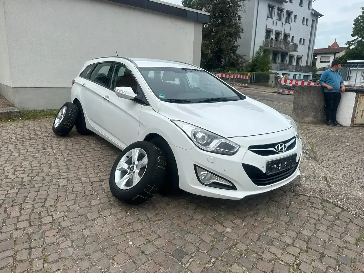 Gebraucht Hyundai i40 135 PS (99 kW) 2012 Weiß Kombi