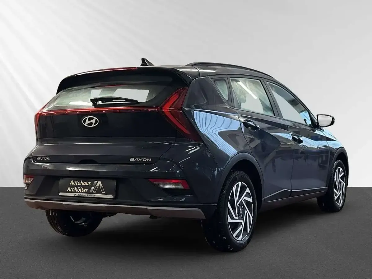 Neu Hyundai Bayon Trend 90 PS (66 kW) 2026 Grau SUV