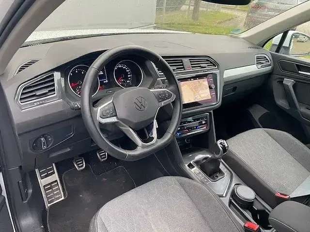 Gebraucht VW Tiguan Move 150 PS (110 kW) 2023 Pure white SUV