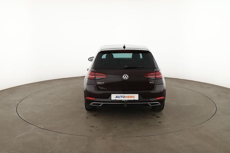 Gebraucht VW Golf VII Highline 150 PS (110 kW) 2017 Rot Limousine