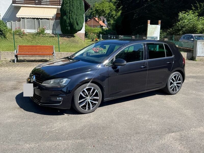 Schwarz Gebraucht 2015 VW Golf VII Highline Limousine | 9.900 € (Fairer Preis) - Bild 1/4