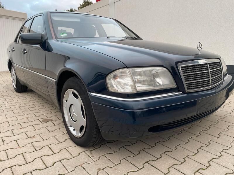 Blau Gebraucht 1994 Mercedes C180 Elegance Limousine | 4.900 € - Bild 1/4