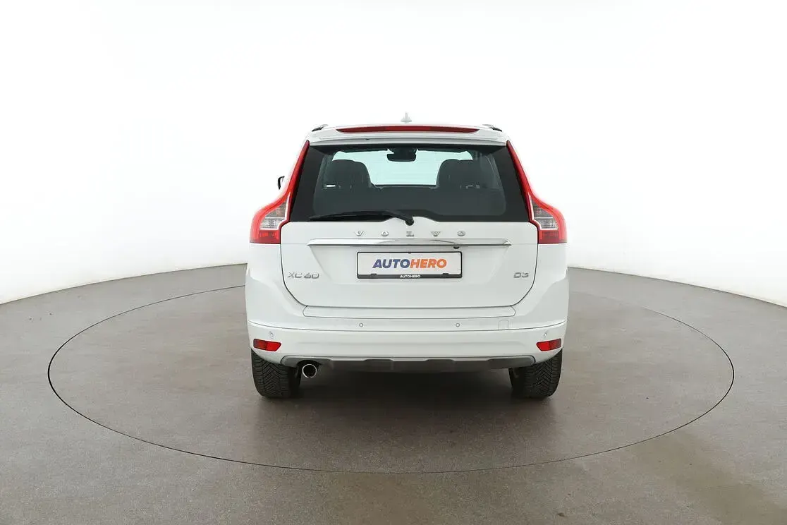 Gebraucht Volvo XC60 Summum 150 PS (110 kW) 2016 Weiß SUV