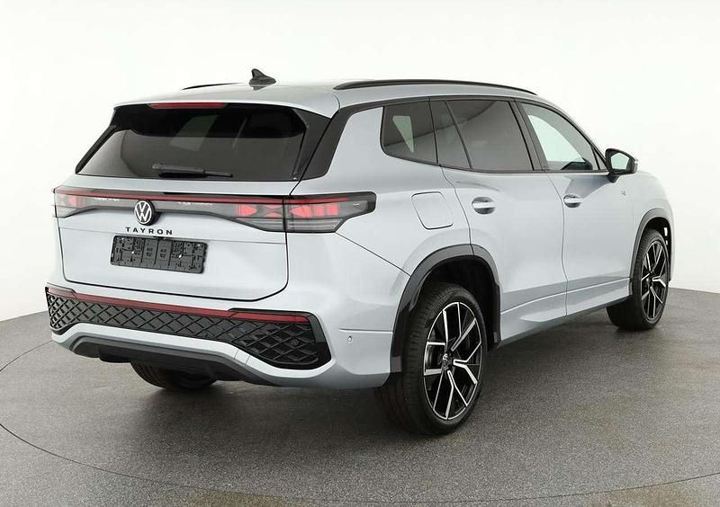 Neu VW Tayron R-line 193 PS (141 kW) 2025 Oyster silber metallic SUV