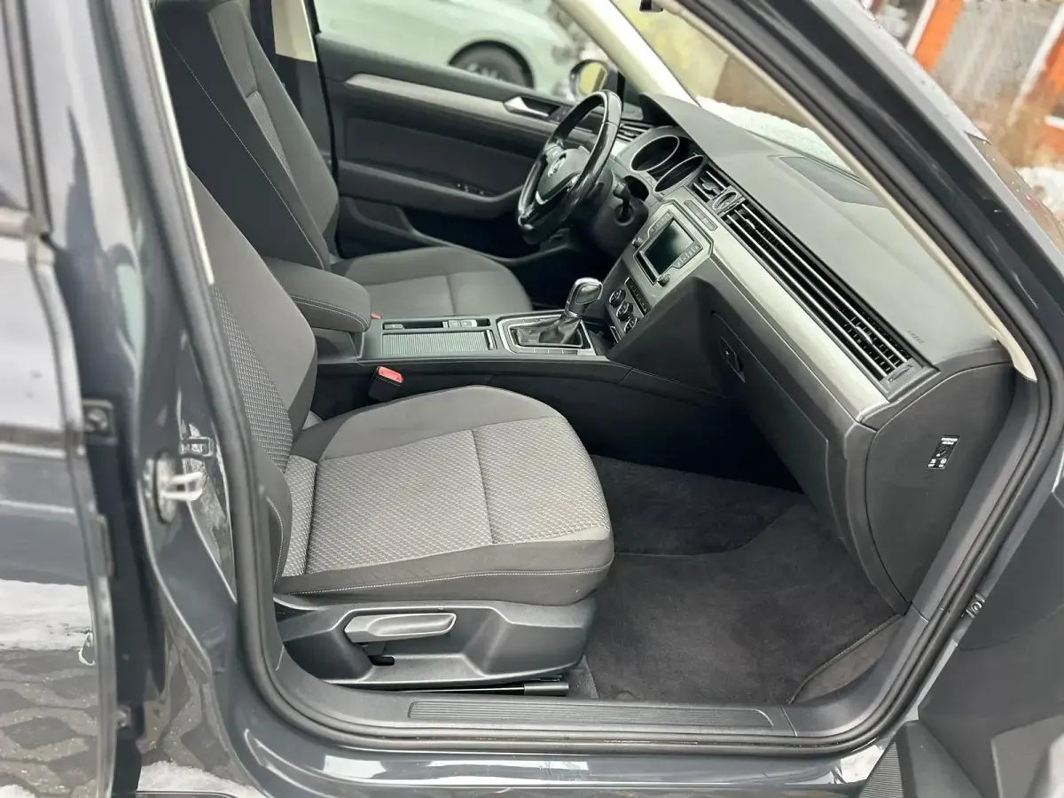Gebraucht VW Passat 150 PS (110 kW) 2017 Andere farben Kombi