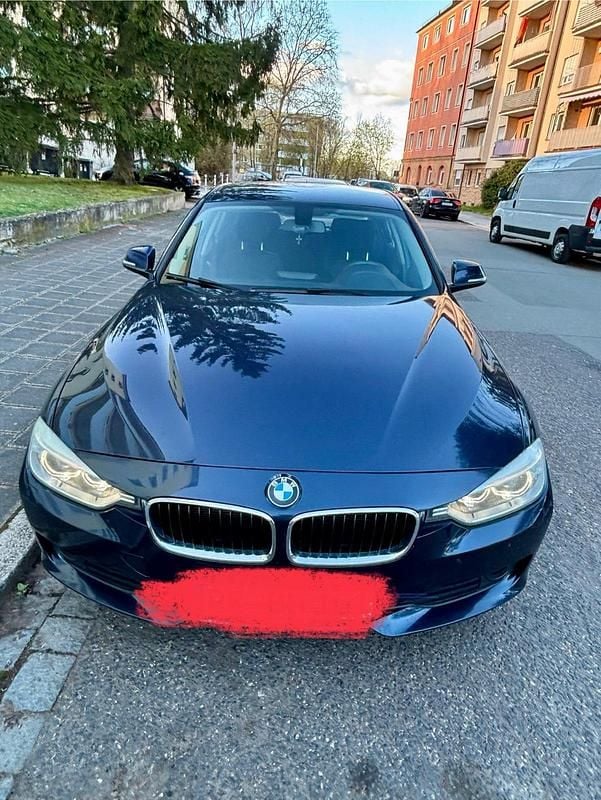 Gebraucht BMW 318 143 PS (105 kW) 2012 Blau Limousine