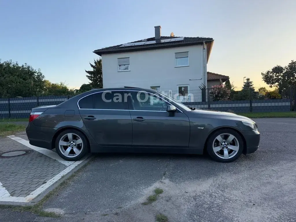 Gebraucht BMW 545 Sport Line 333 PS (244 kW) 2004 Grau Limousine