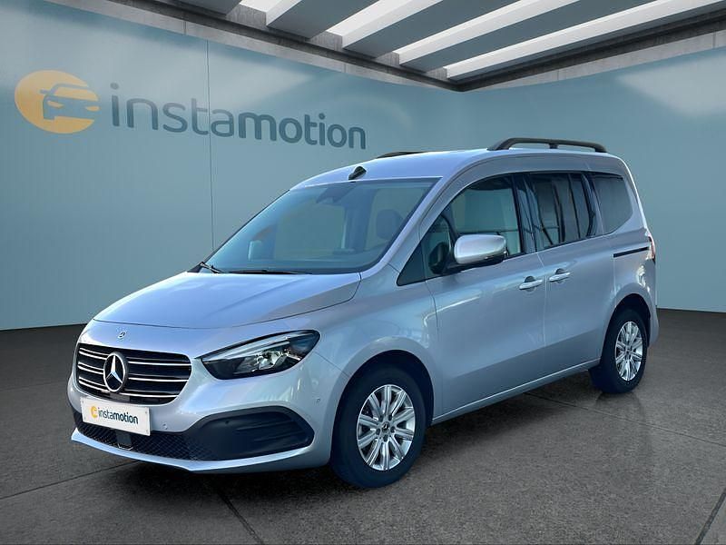 Silber Gebraucht 2024 Mercedes T180 Van / Kleinbus | 28.799 € (Fairer Preis) - Bild 1/4