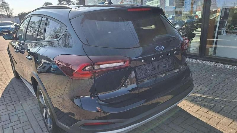 Gebraucht Ford Focus Active X 125 PS (91 kW) 2024 Agate black metallic Kombi