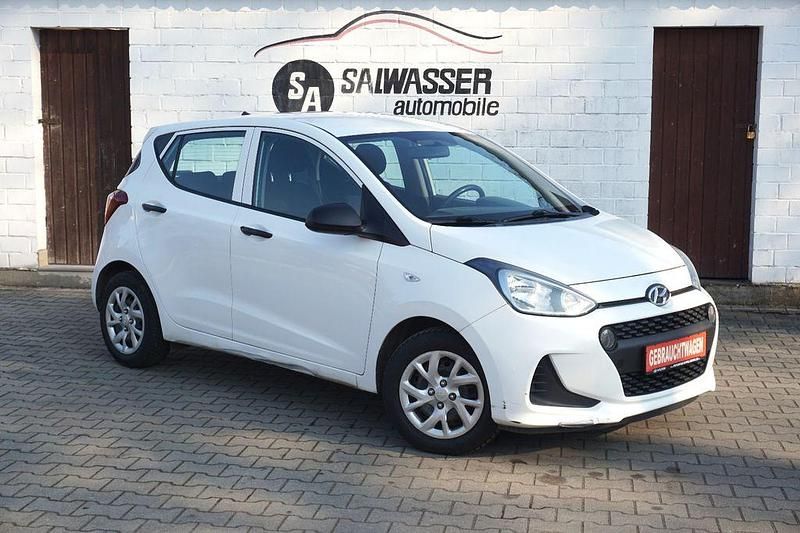 Gebraucht Hyundai i10 67 PS (49 kW) 2017 Weiß Kleinwagen