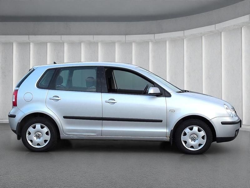 Gebraucht VW Polo Comfortline 75 PS (55 kW) 2002 Silber Kleinwagen