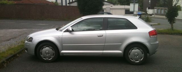 Silber Gebraucht 2007 Audi A3 Limousine | 6.300 € (Etwas zu teuer) - Bild 1/4