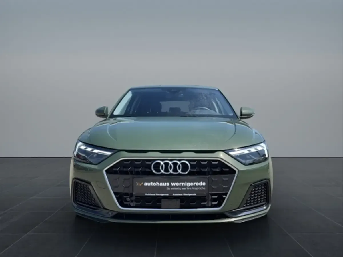 Gebraucht Audi A1 Sportback Advanced Plus 116 PS (85 kW) 2025 Distriktgrün metallic Kleinwagen