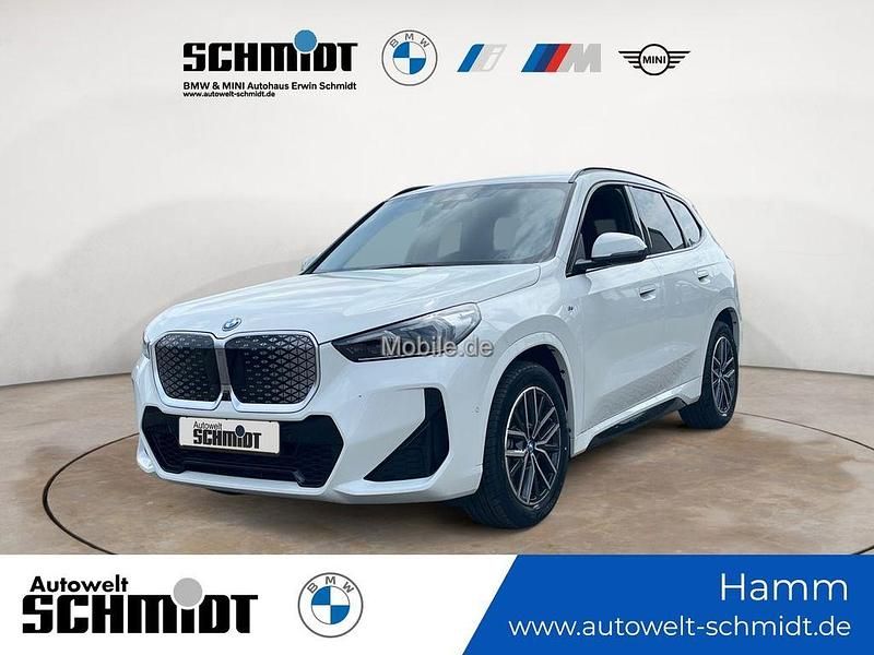 Alpinweiß Gebraucht 2025 BMW iX1 M Sport SUV | 43.990 € (Teuer) - Bild 1/4