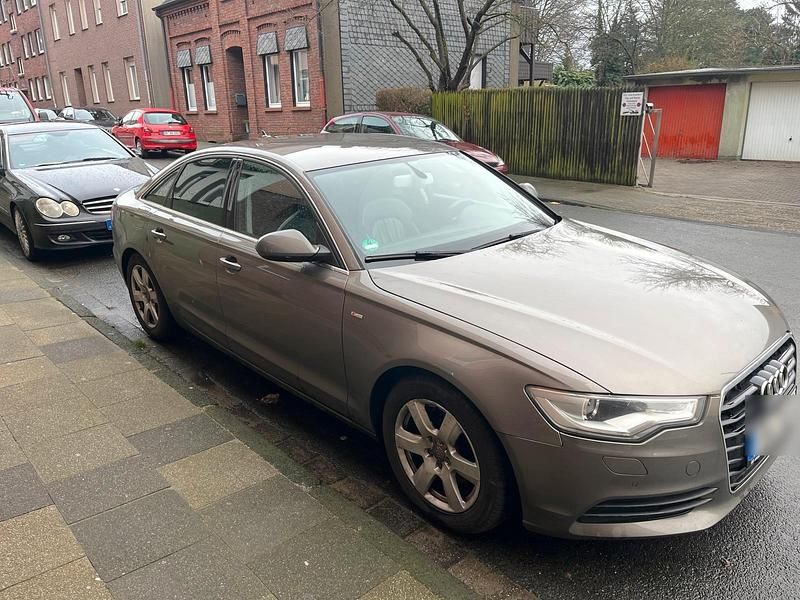 Grau Gebraucht 2011 Audi A6 S-Line Limousine | 9.500 € (Guter Preis) - Bild 1/4