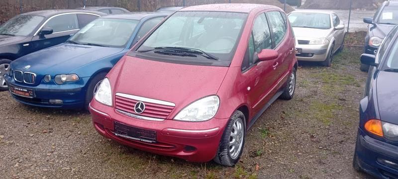 Rot Gebraucht 2001 Mercedes A160 Limousine | 2.950 € (Etwas zu teuer) - Bild 1/4