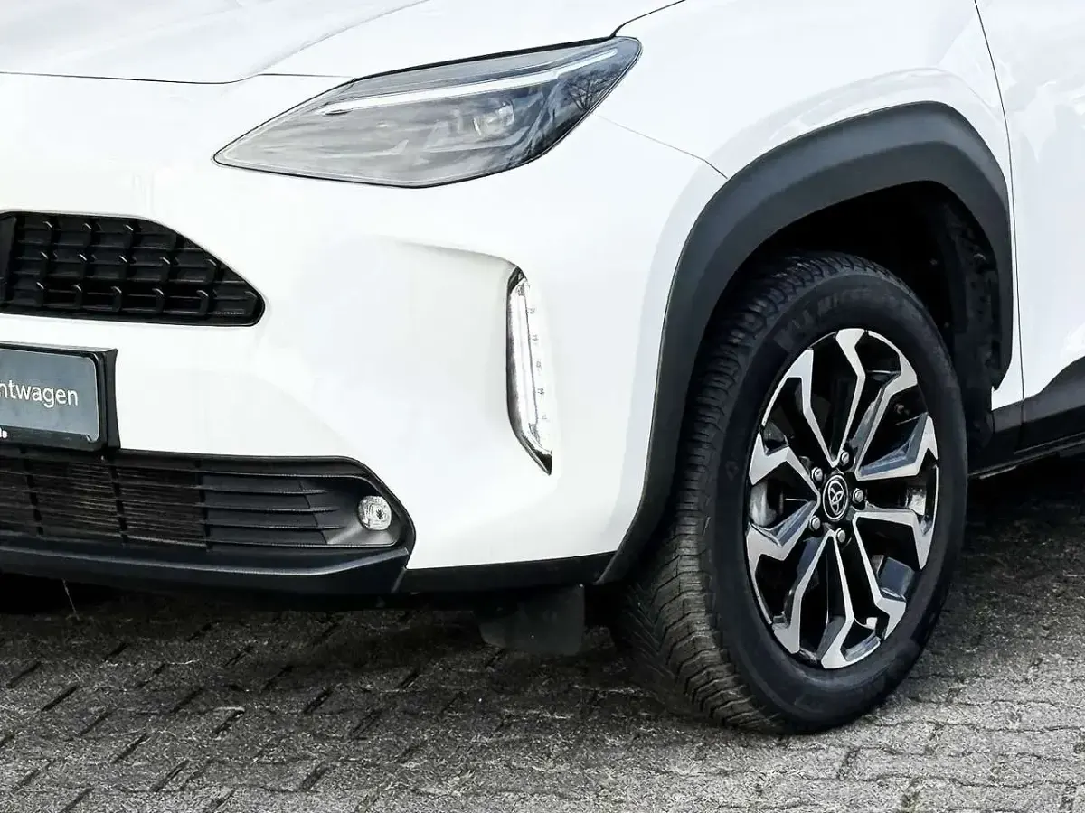 Gebraucht Toyota Yaris Cross 116 PS (85 kW) 2022 Weiß SUV