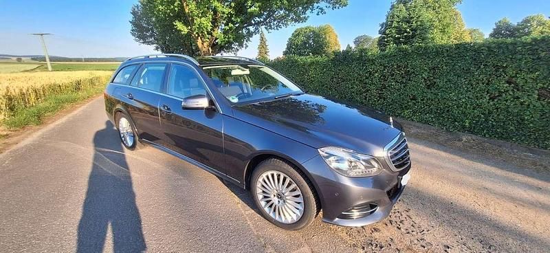 Gebraucht Mercedes E220 Avantgarde 170 PS (125 kW) 2014 Grau Kombi