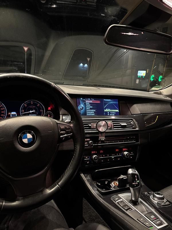 Gebraucht BMW 530 258 PS (189 kW) 2013 Weiß Limousine