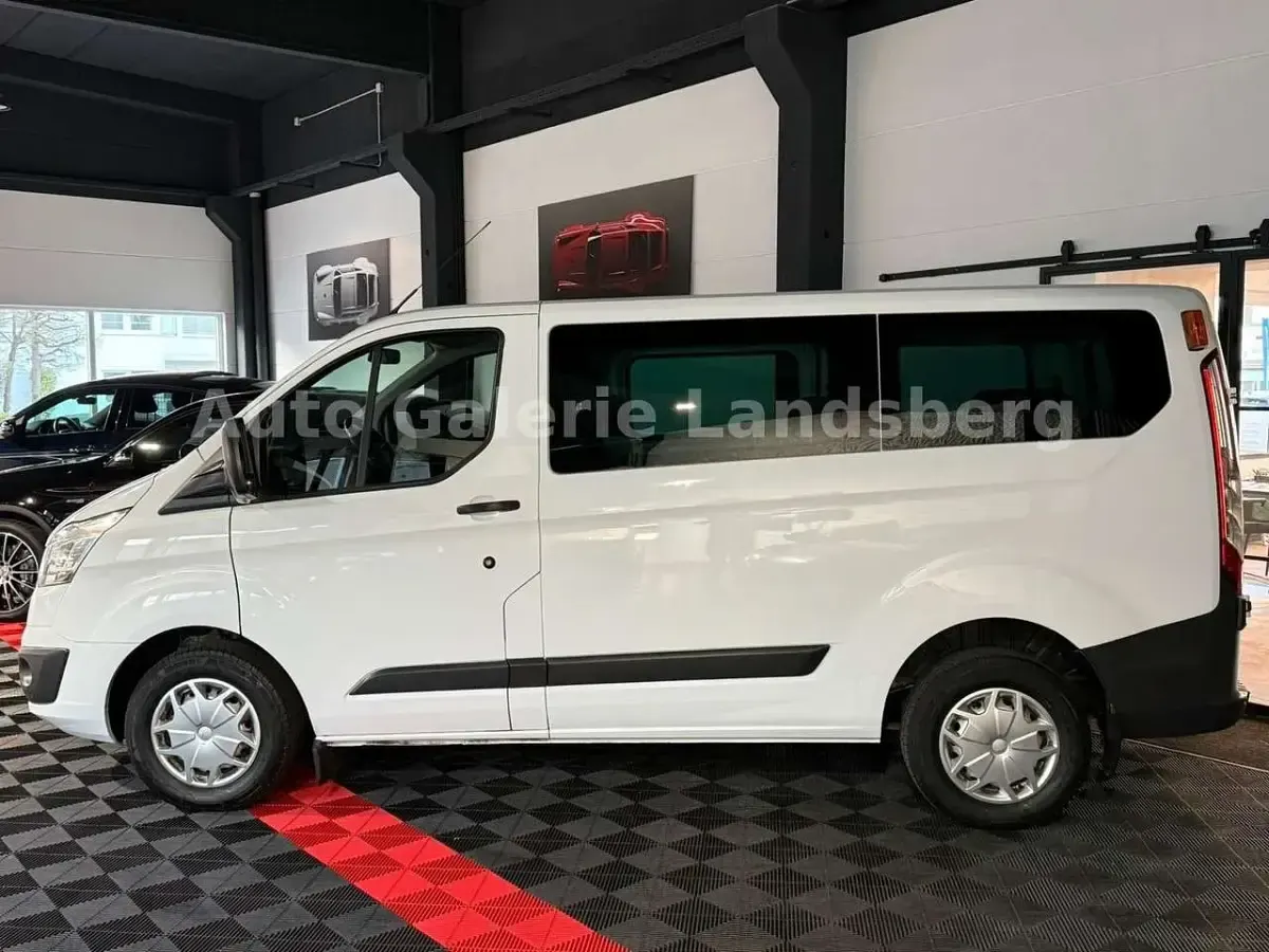 Gebraucht Ford Transit Custom Trend 105 PS (77 kW) 2017 Frozen white Van / Kleinbus